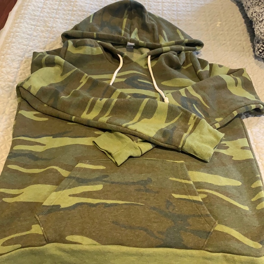 Camouflage Hoodie, Alternative size L, good condition- smoke free home